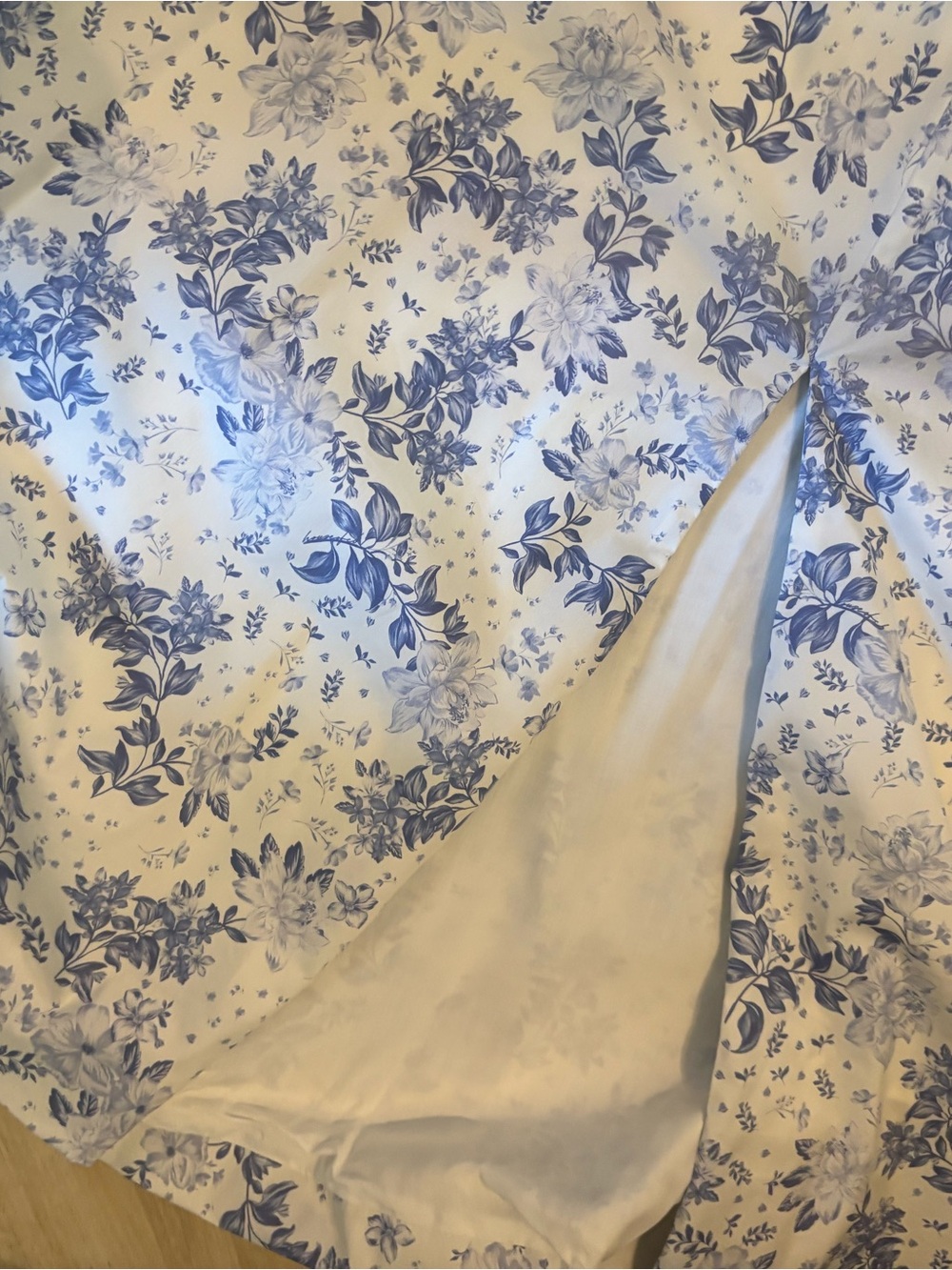 House of CB Blue Floral Print White Dress - Picture 4 of 5